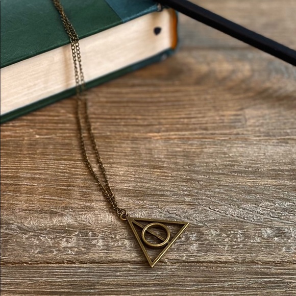 Deathly Hallows Harry Potter Necklace - Picture 1 of 3